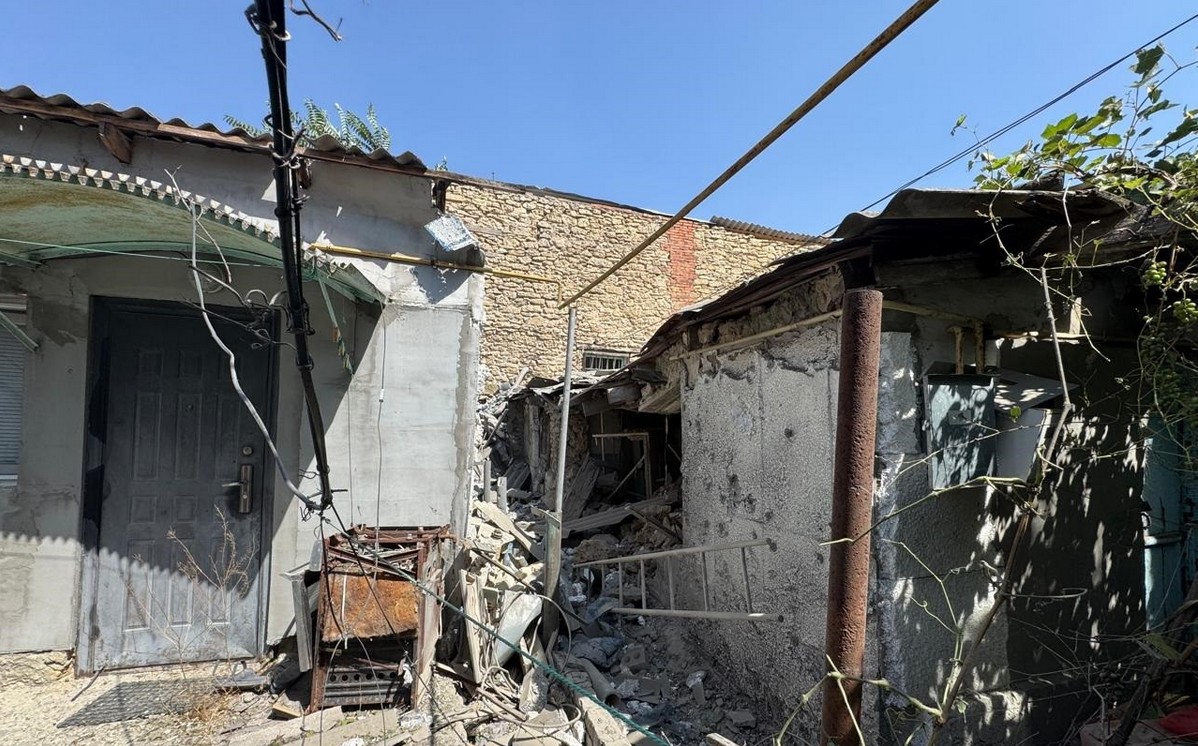 Окупанти атакували Херсонщину з артилерії, мінометів та БпЛА: пошкоджено 20 об’єктів (фото)