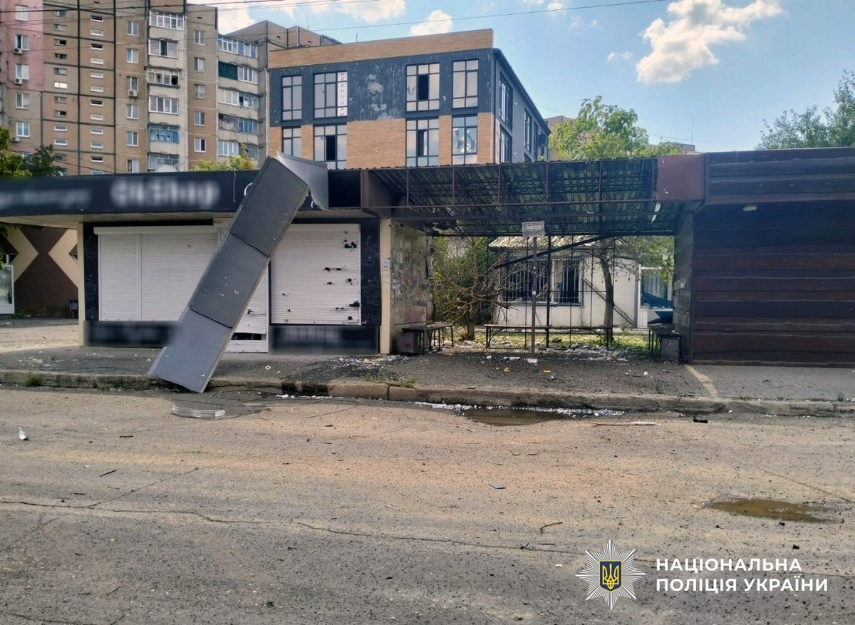 Ворог бив з артилерії, РСЗВ, мінометів, авіації та БпЛА: поліція – про наслідки ударів по Херсонщині (фото)