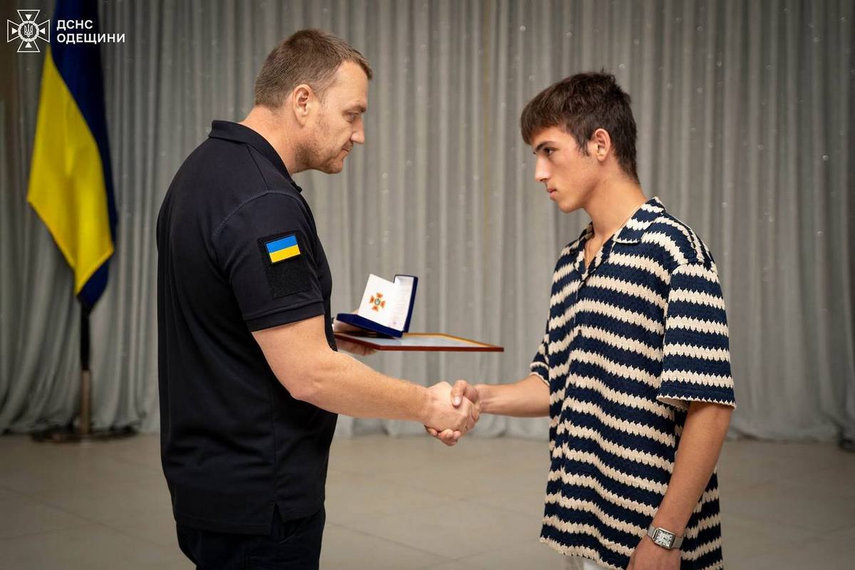 16-річний житель Одещини отримав нагороду від ДСНС