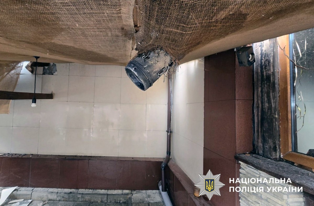 Пошкоджено 42 об’єкти: поліція – про наслідки ворожих ударів по Херсонщині минулої доби (фото)
