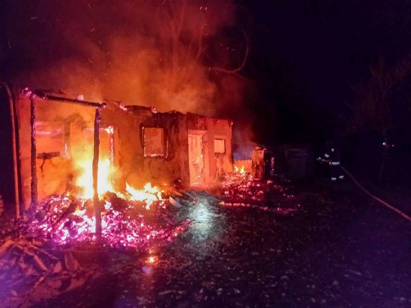 Ворог атакував Одещину ударними БпЛА: є руйнування у житловому секторі, пошкоджено припортову інфраструктуру (фото)