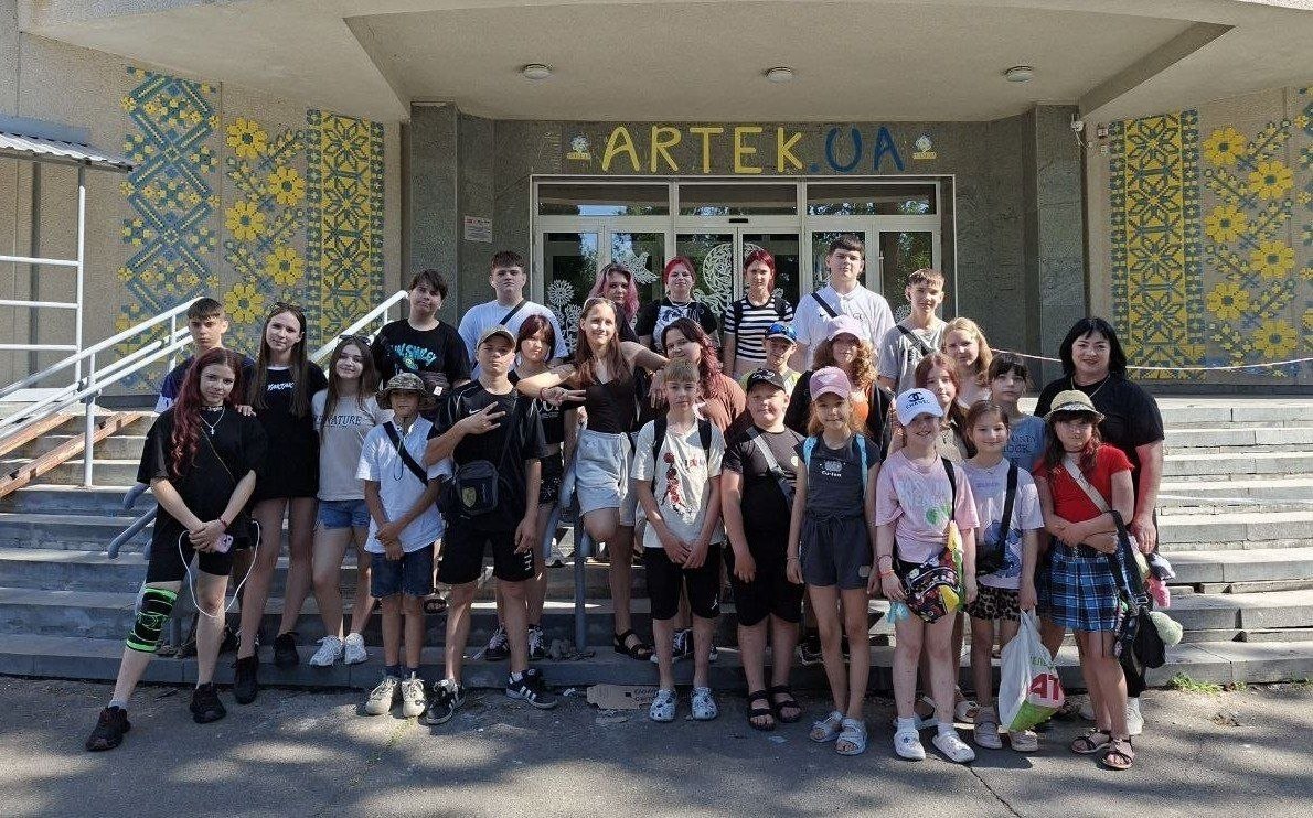 Групу дітей із Херсонщини відправили на оздоровлення до «Артеку»