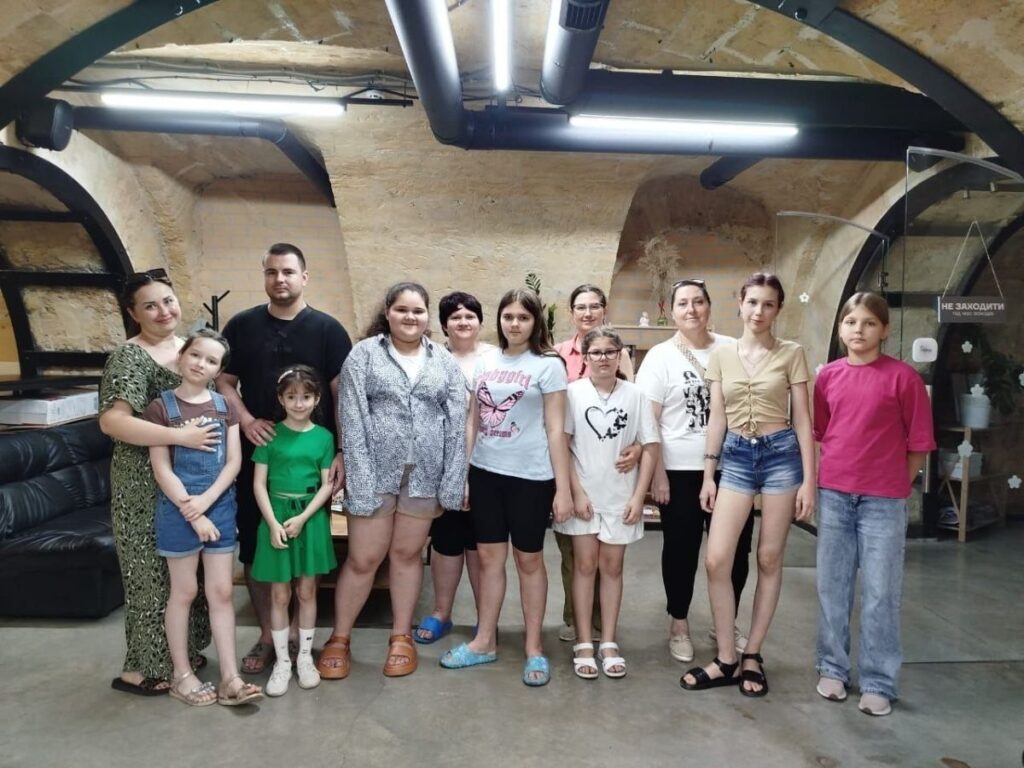 Діти з Херсонщини на майстер-класі до Дня батька в Одесі