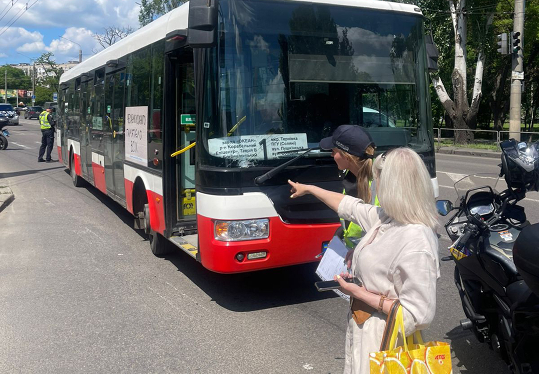 У Миколаєві сталася ДТП за участі маршрутки та пішохода