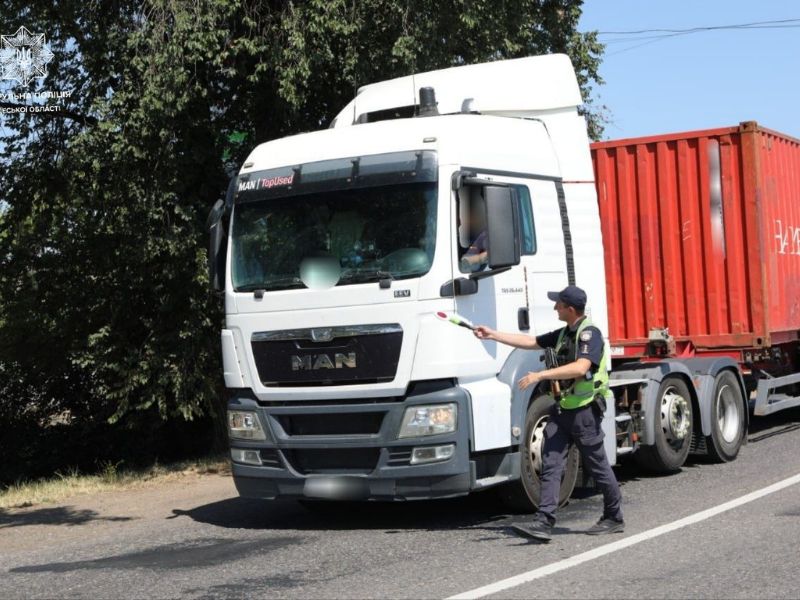 Через спеку на дорогах Одещини обмежили рух великовагового транспорту