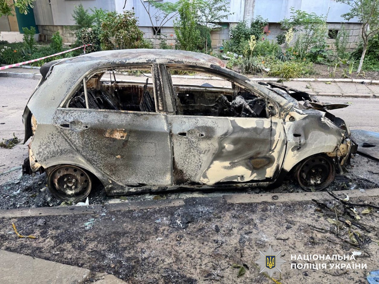 Ворог атакував Херсонщину КАБами, дронами, бив з артилерії: у поліції показали наслідки (фото)