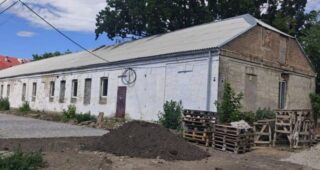 Крадій алкоголю з АТБ отримав підозру в розкраданні бюджетних коштів на Херсонщині