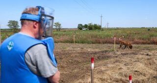 У лікарні помер ще один працівник норвезької гуманітарної організації, поранений на Херсонщині