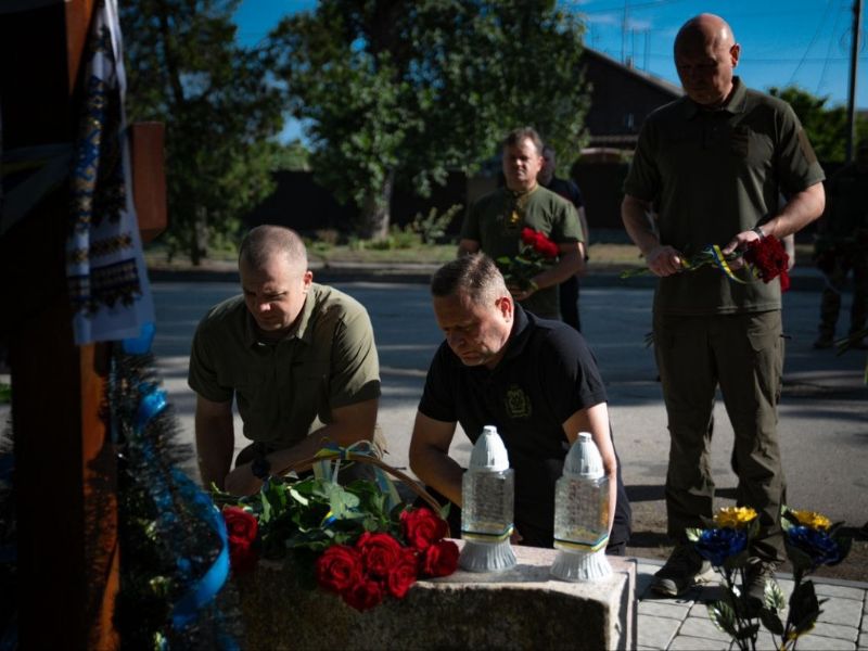 У Бузковому парку вшанували полеглих оборонців Херсона