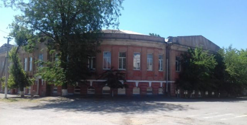 «Школа згоріла вщент»: у Херсоні окупанти знищили ще один навчальний заклад