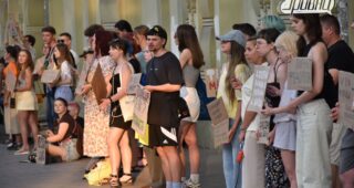 «Це більше, ніж звільнення міністра»: учасники мітингу в Одесі пояснили, чому виходять на вулиці (фото)