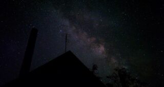 У перерві між атаками дронів сфотографувала Чумацький Шлях: допис херсонки зворушив соцмережі