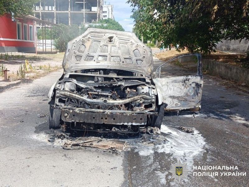 Поліцейські документують наслідки російських обстрілів Херсонщини