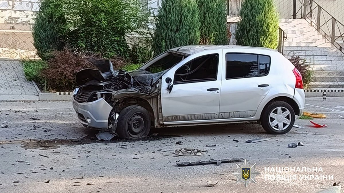 Під прицілом – приватні будинки та цивільні авто: наслідки обстрілів Херсонщини за добу (фото)
