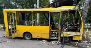 Ворог одержимий полюванням на громадський транспорт у Херсоні: від початку року загинуло 13 пасажирів маршруток
