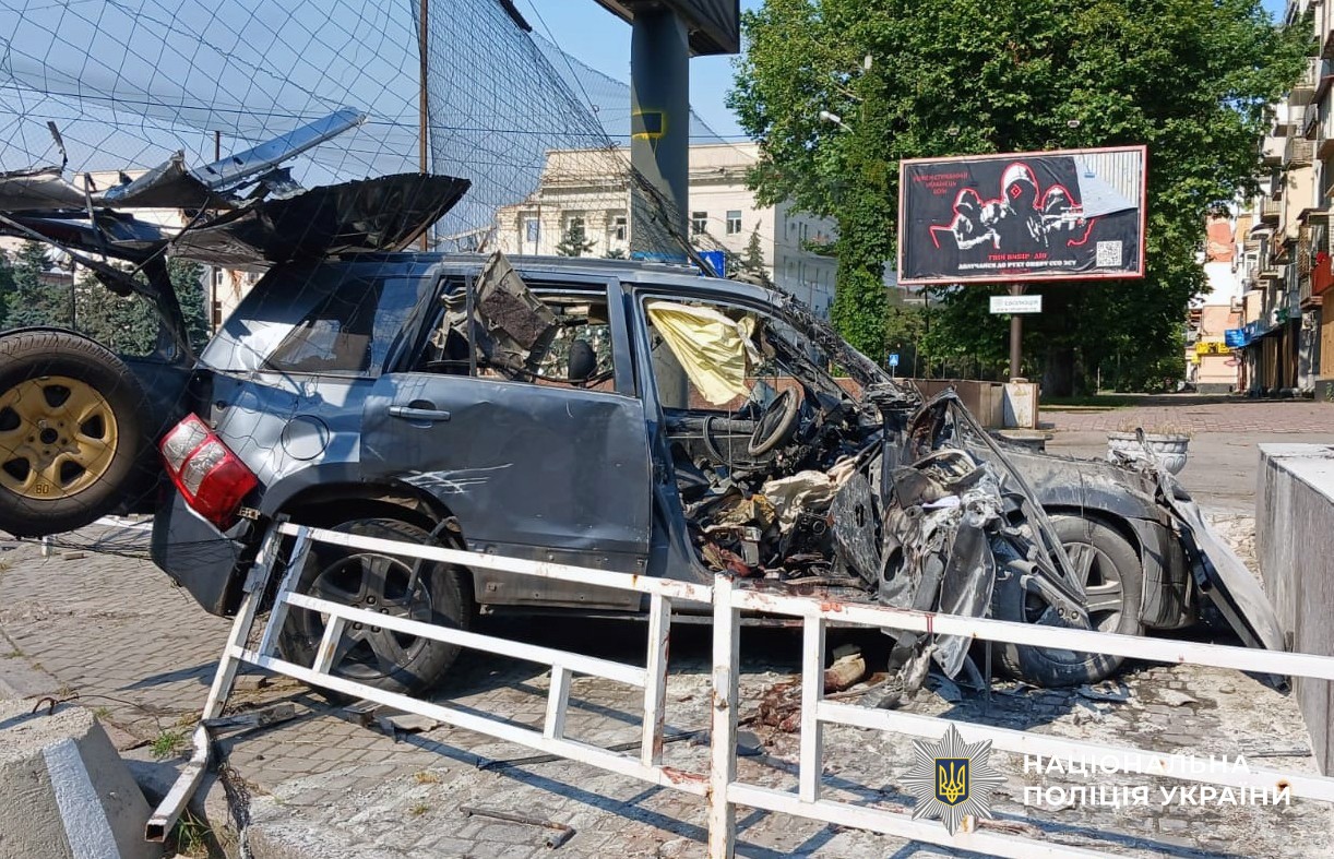 Удари БпЛА та підрив на міні: у поліції розповіли про наслідки російської агресії на Херсонщині 2 липня (фото)