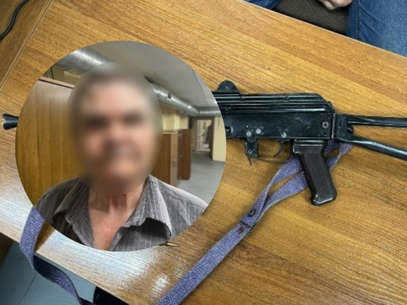Продав автомат за 800 доларів: у Херсоні затримали 69-річного торговця зброєю