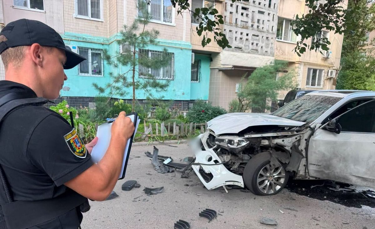 В Одесі вибухнуло авто: поліція встановлює обставини