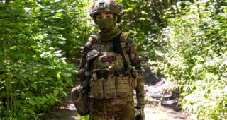 «Це не просто політ дрона – це врятовані життя»: історія 22-річної операторки БпЛА на псевдо Барбі