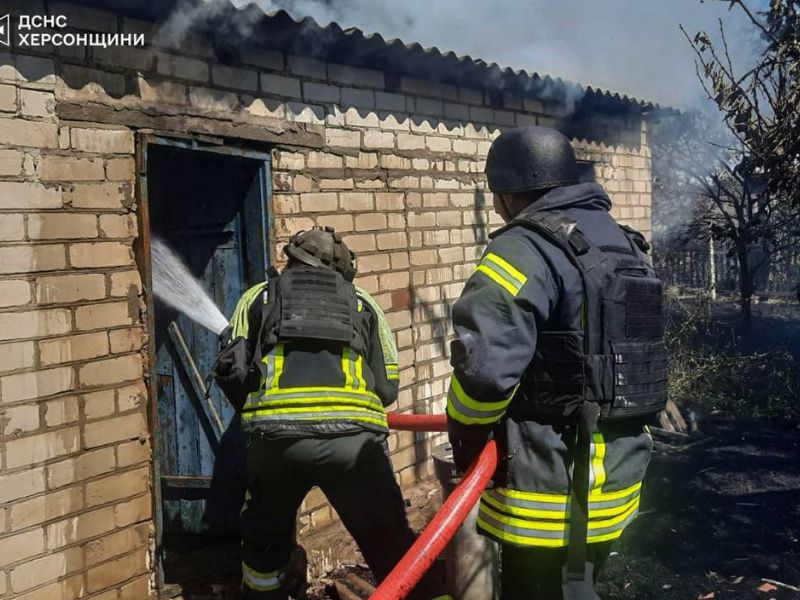 Дрон влучив у багатоповерхівку Херсона: дві пожежі за день