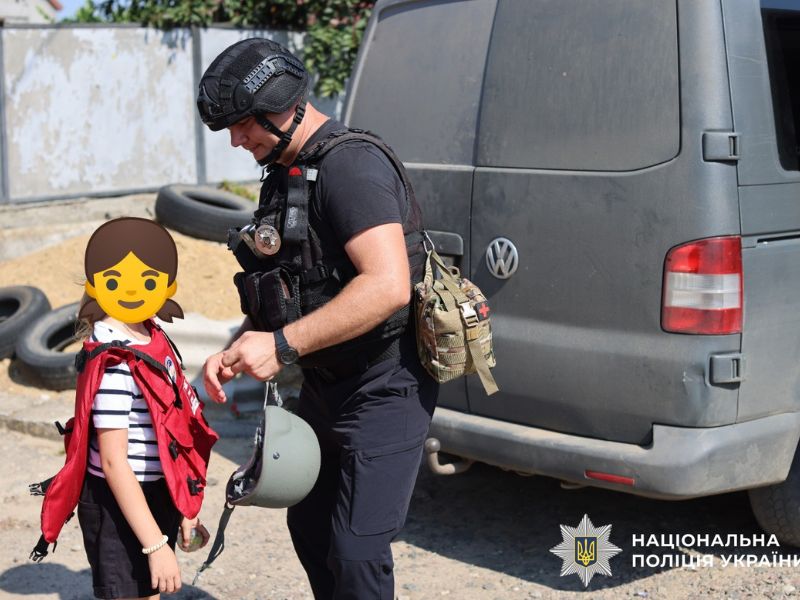 Із Зеленівки на Херсонщині евакуювали матір із двома дітьми