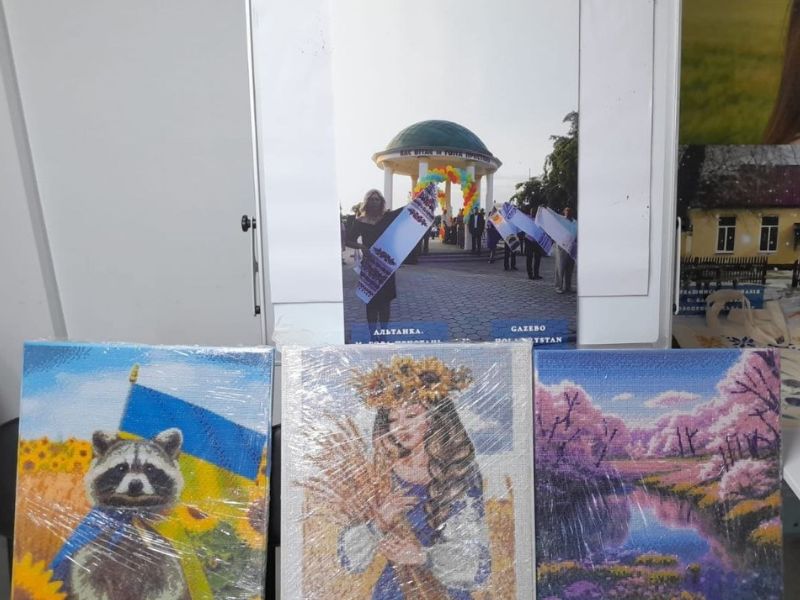 Гола Пристань «до та після»: фотовиставка і благодійний ярмарок