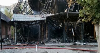 Знищення торгових точок у Херсоні: ворог методично вибиває життя з міста
