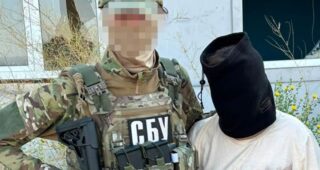 Виправдовувала окупацію та удари РФ: на Херсонщині затримали 36-річну жінку