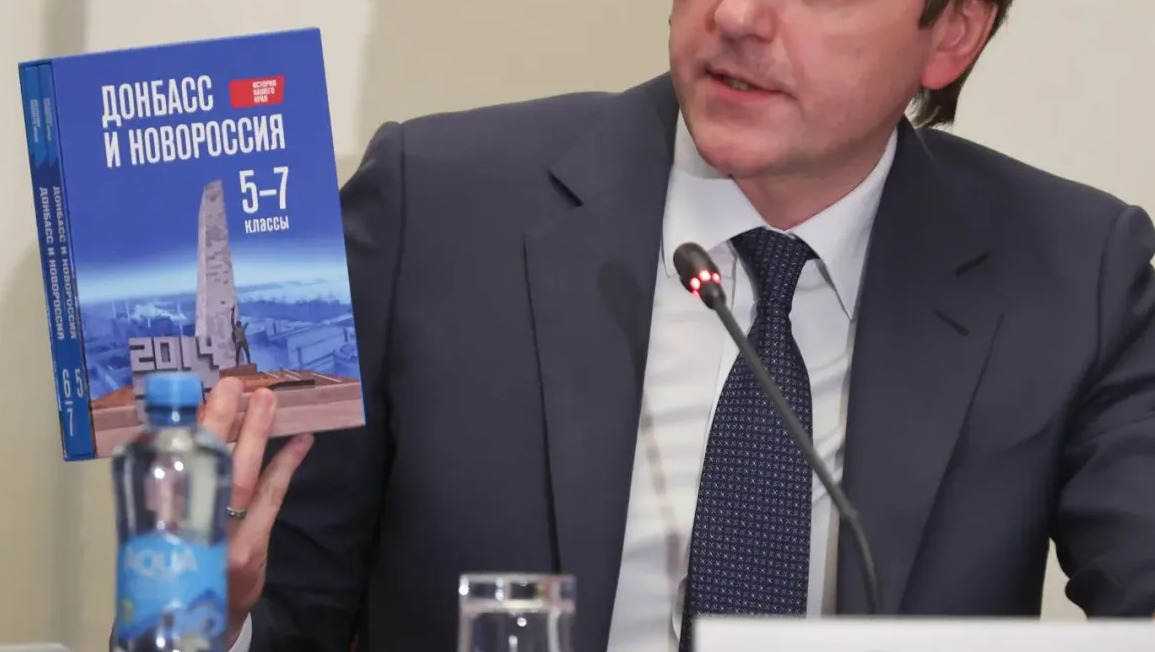 Ще більше промивання мізків дітям: у школах на ТОТ з 1 вересня з’являться нові предмети й підручники