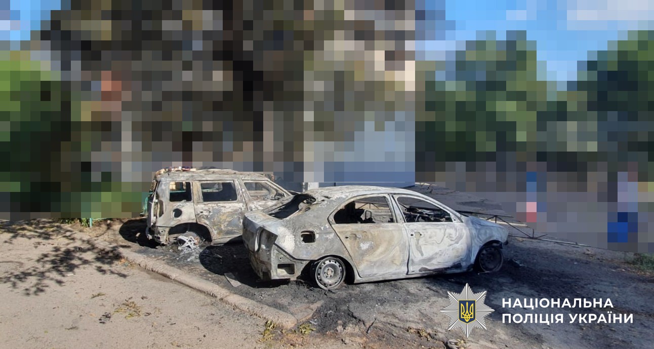 Під ударом – швидка, автобус, автівки та магазин: наслідки обстрілів Херсонщини (фото)