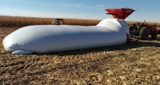 Аграрії Херсонщини можуть отримати рукави для зберігання врожаю