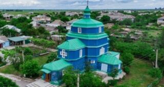 Знищений храм у Бериславі відтворять у 3D – його настоятель тим часом прислужує окупантам