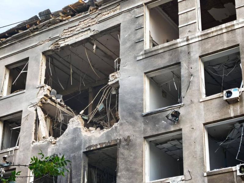 Нічний удар по Одесі: зруйновані квартири, пошкоджені ліцеї, серед постраждалих – дитина