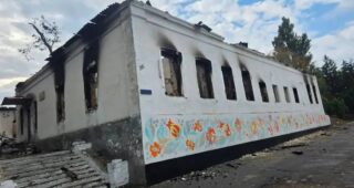 Згоріло кілька тисяч експонатів: в окупованій Горностаївці знищено музей народної творчості та побуту (фото)