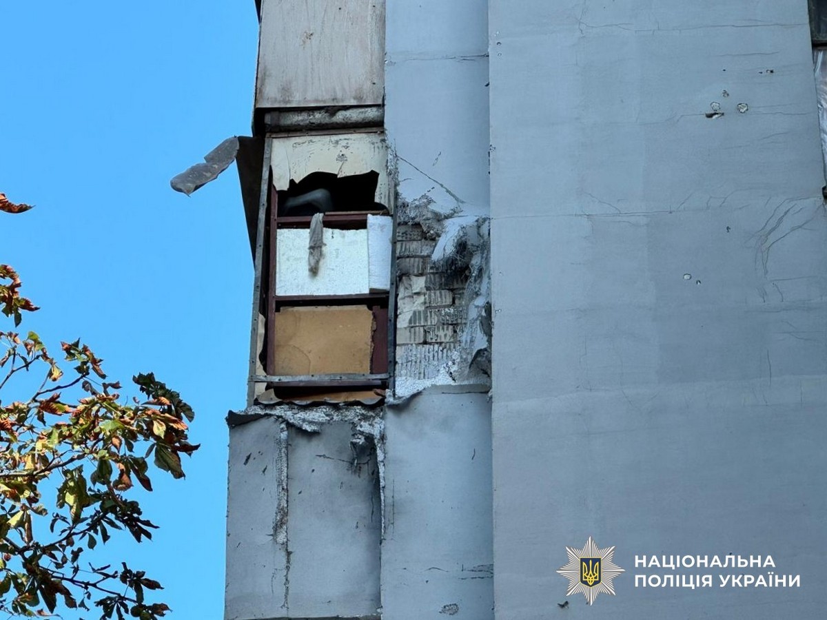 Ворог декілька разів атакував людей біля магазинів: поліція – про наслідки ударів по Херсонщині