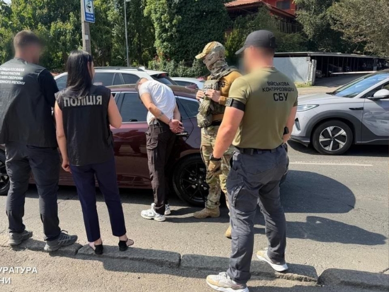 Обіцяли «прибрати» з розшуку в «Оберіг»: на Одещині підозрюють двох військових ТЦК