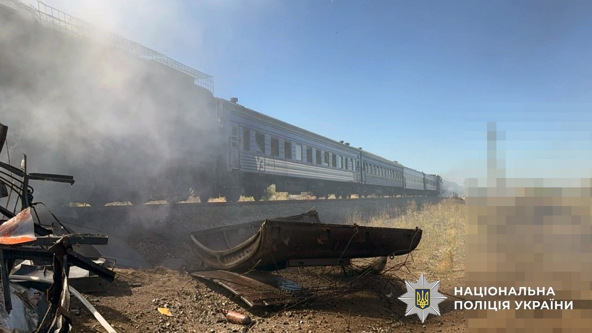 КАБами по Антонівці, «Шахедами» по потягу: поліція – про наслідки ворожих ударів по Херсонщині