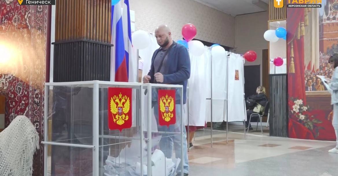 Незаконні вибори на ТОТ Херсонщини: явку рахують зі стелі, виборців заманюють шоу та булками