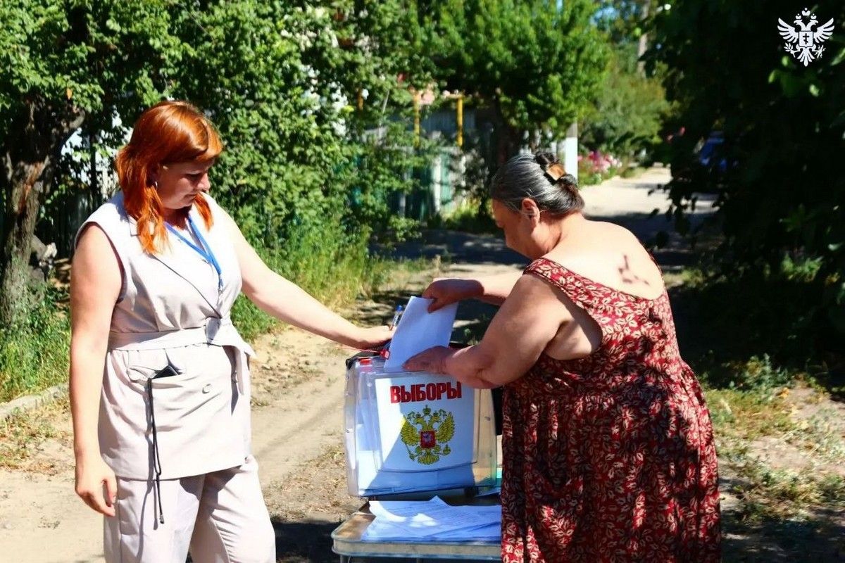 «Вибори» просто на вулиці: як на ТОТ Херсонщини проходить дострокове голосування до Держдуми РФ