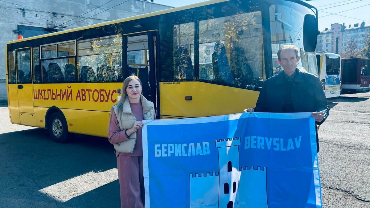 Бериславська громада отримала шкільний автобус від Івано-Франківської ТГ