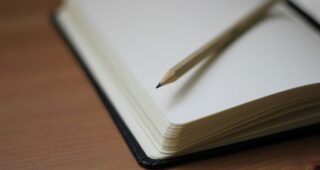 Херсонський виконком замовив ще блокнотів із символікою міста на 54 тис. гривень