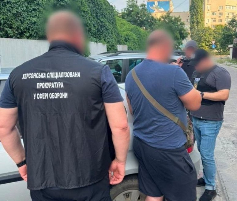 На Херсонщині судитимуть двох військовослужбовців за зловживання та хабарництво