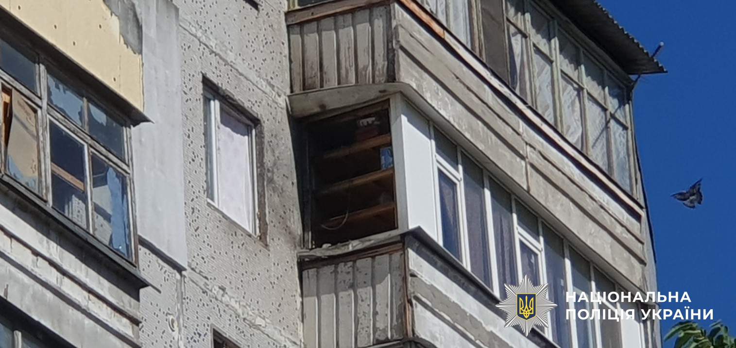 На Херсонщині пошкоджено будинки, освітній заклад та газопровід: наслідки обстрілів (фото)