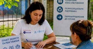 Допомога евакуйованим і не тільки: як і де на Херсонщині працюють Пункти захисту та реагування