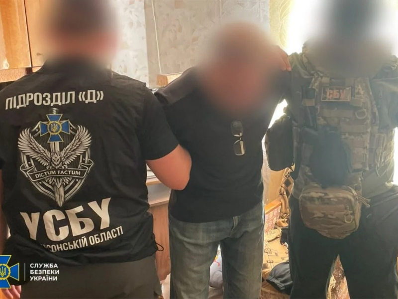 Працювали на росіян під час окупації Херсона: СБУ затримала двох колаборантів