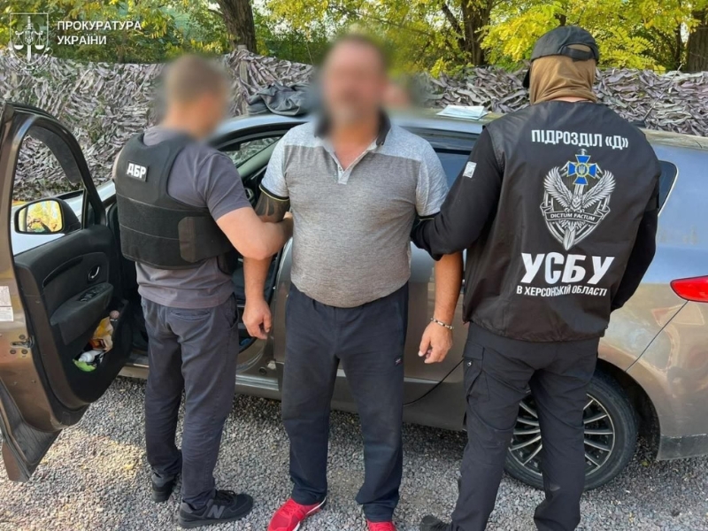На Херсонщині 57-річного таксиста підозрюють у пособництві дезертирству