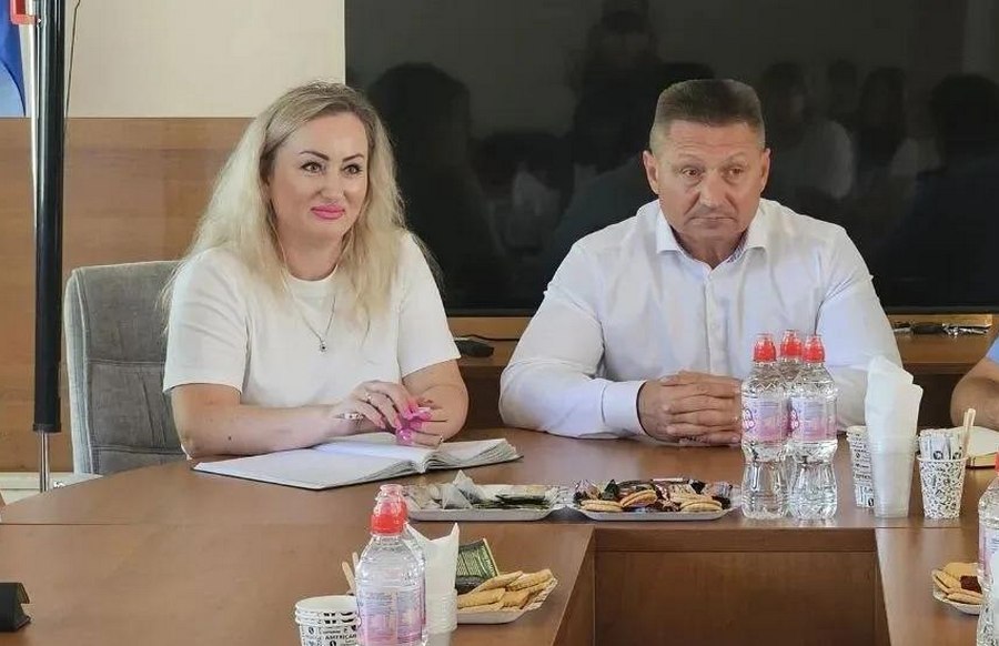Працює в окупаційній владі, а її чоловік воює проти України: вирок ексдепутатці зі Скадовська